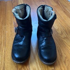 Shearling lined FRYE Boots, size 8